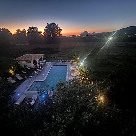 Aparthotel Kapetanios Luxury à Ágios Geórgios Extérieur photo